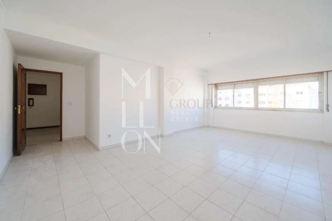 Apartamento T2 para Venda em Massamá e Monte Abraão Foto 10