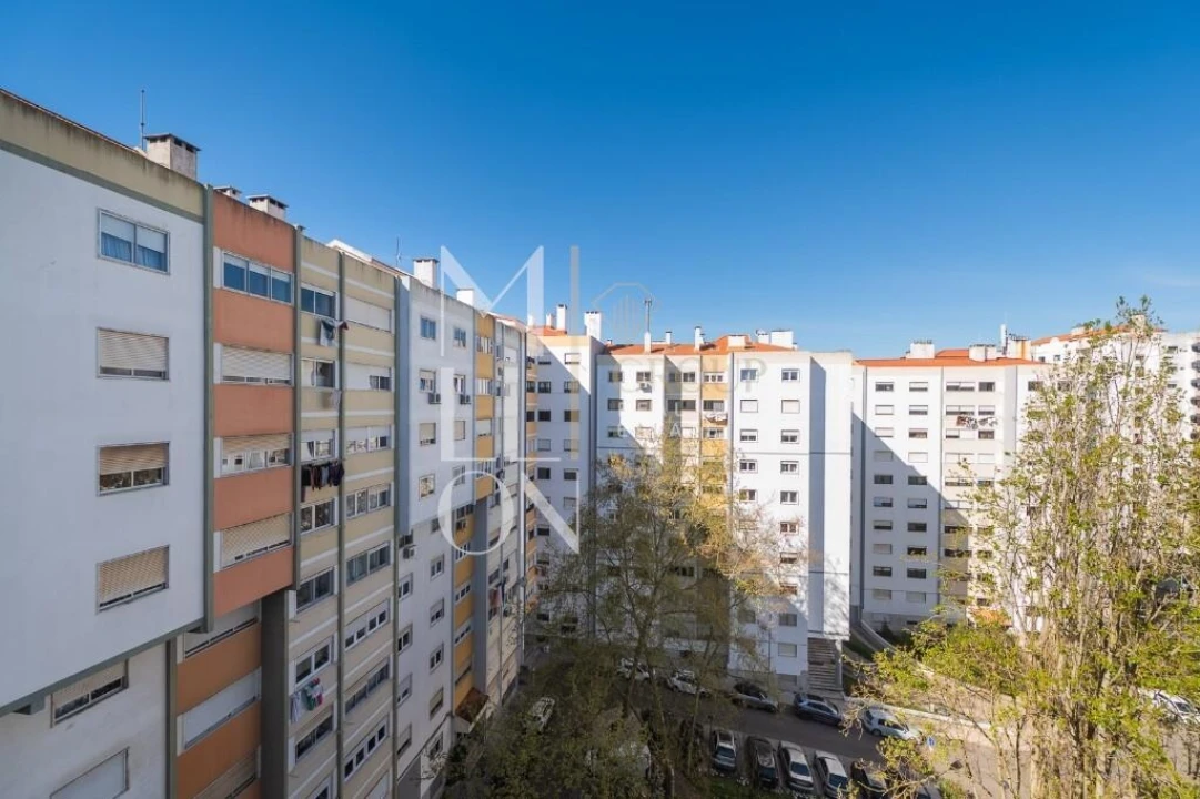 Apartamento T2 para Venda em Massamá e Monte Abraão Foto 30
