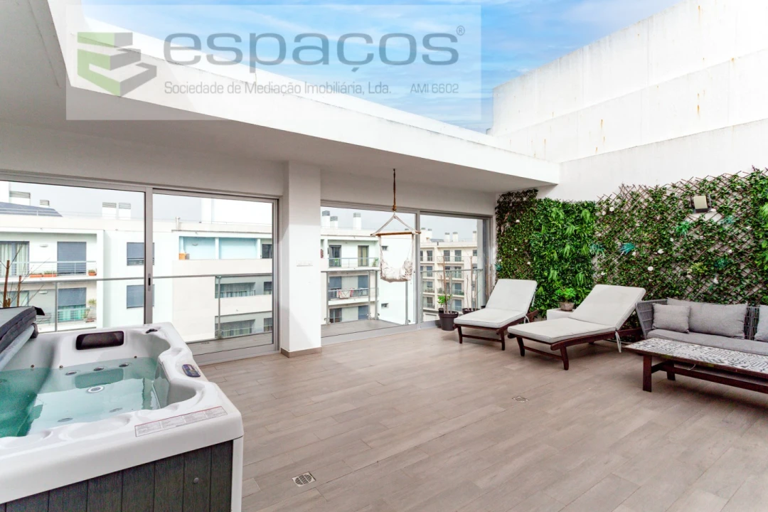 Apartamento T4 para Venda em Santa Iria de Azoia, São João da Talha e Bobadela Foto 11