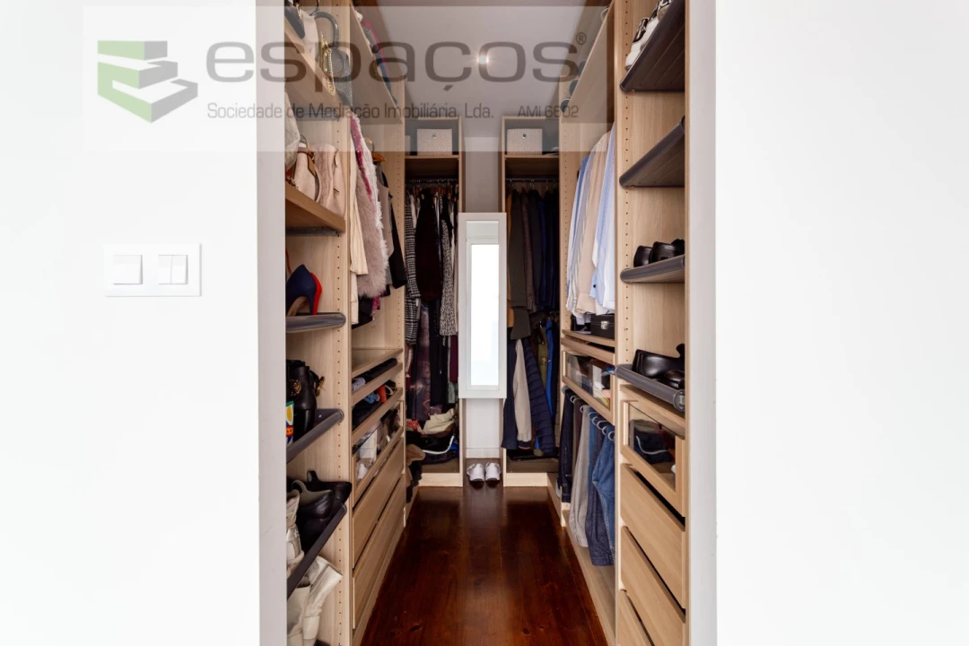 Apartamento T4 para Venda em Santa Iria de Azoia, São João da Talha e Bobadela Foto 15