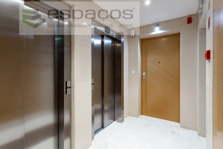 Apartamento T4 para Venda em Santa Iria de Azoia, São João da Talha e Bobadela Foto 44