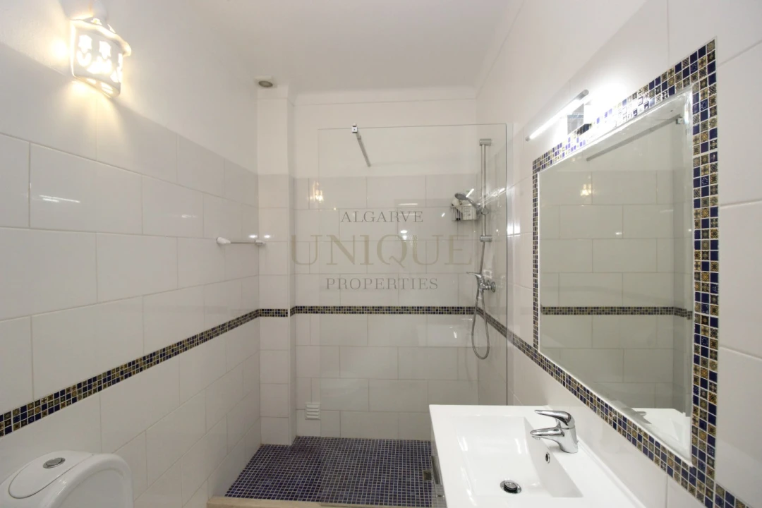 Apartamento T2 para Venda em Budens Foto 13