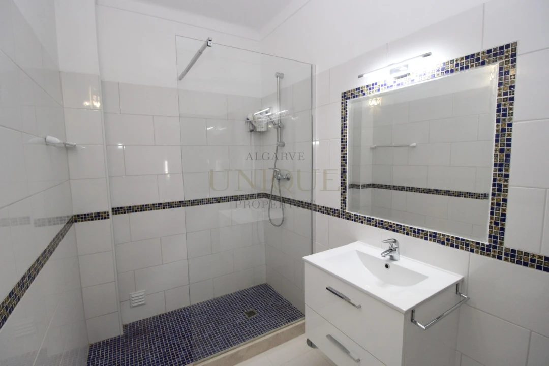 Apartamento T2 para Venda em Budens Foto 5