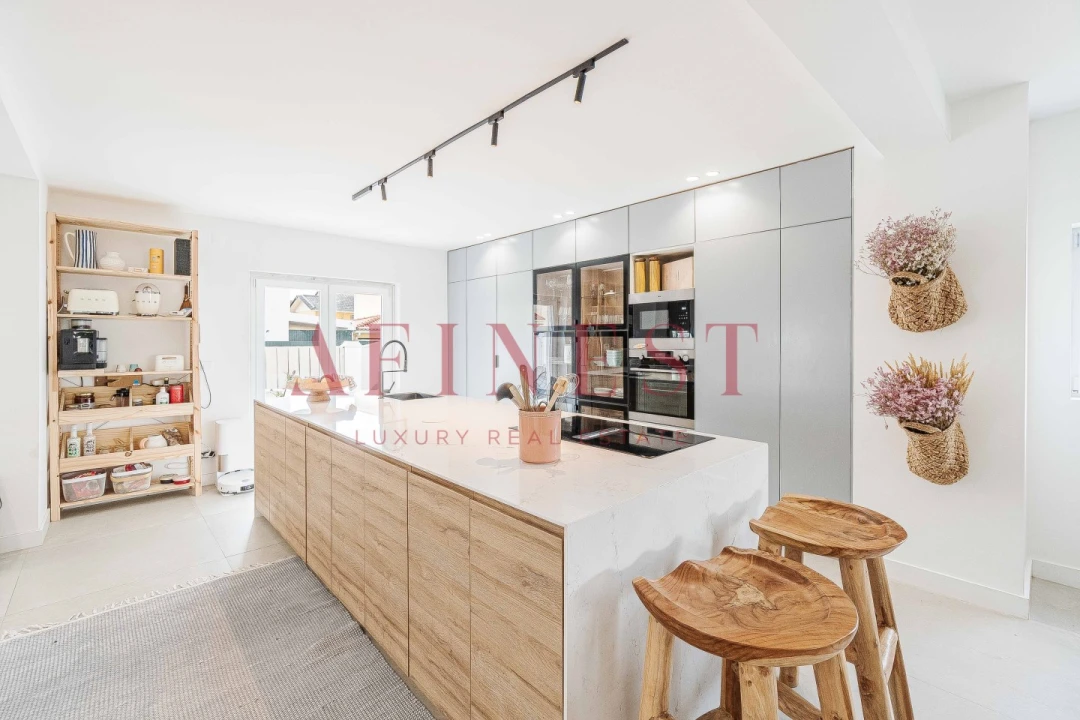 Moradia T4 para Venda em Alcabideche Foto 26