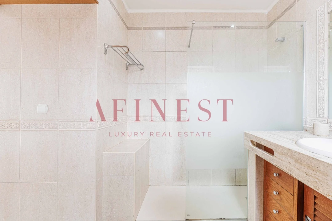 Moradia T4 para Venda em Alcabideche Foto 45