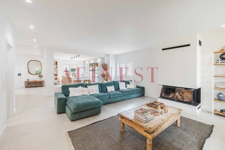 Moradia T4 para Venda em Alcabideche Foto 3