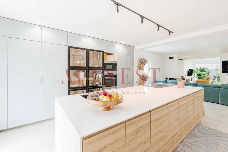 Moradia T4 para Venda em Alcabideche Foto 27