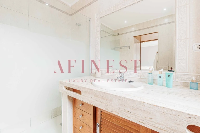 Moradia T4 para Venda em Alcabideche Foto 44