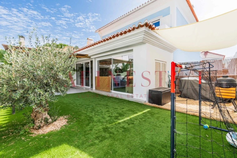 Moradia T4 para Venda em Alcabideche Foto 77