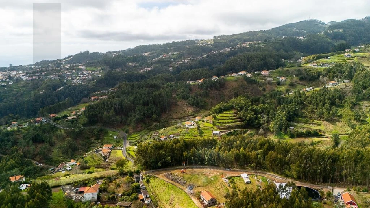 Terreno para Venda em Camacha Foto 7