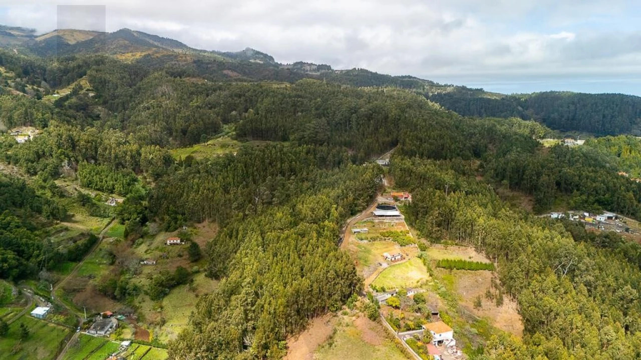 Terreno para Venda em Camacha Foto 9