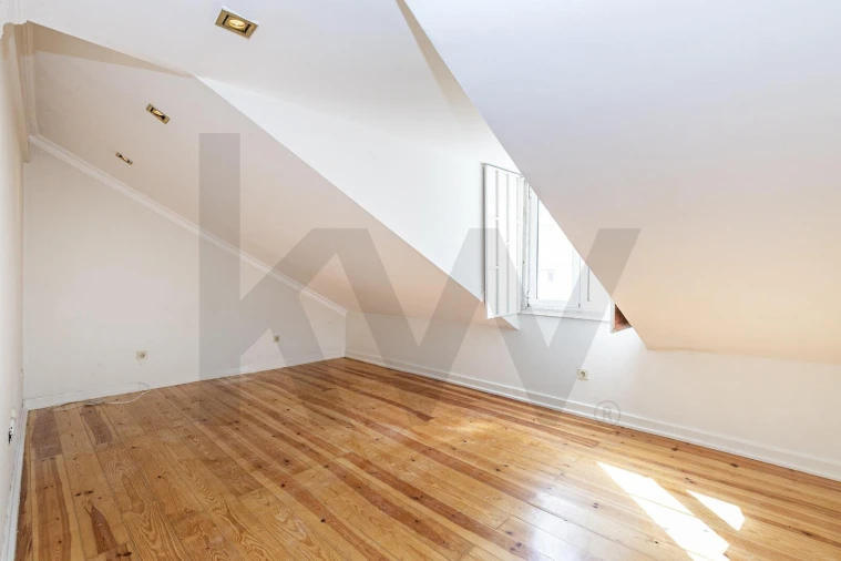 Apartamento T1 para Arrendamento em Santo António Foto 1