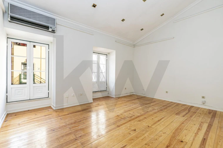 Apartamento T1 para Arrendamento em Santo António Foto 11