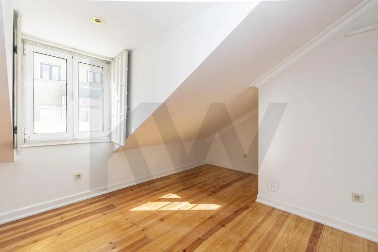 Apartamento T1 para Arrendamento em Santo António Foto 4