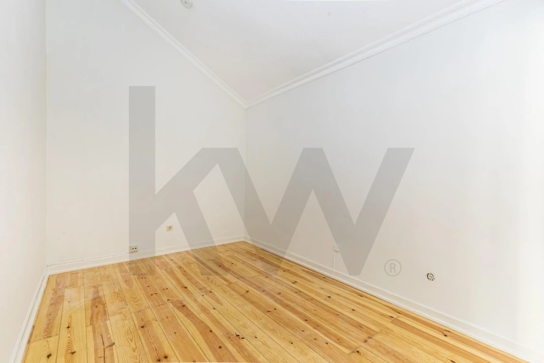 Apartamento T1 para Arrendamento em Santo António Foto 7