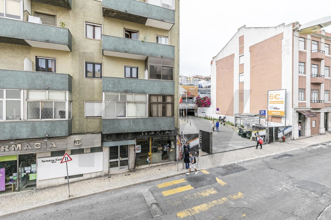 Apartamento T1 para Arrendamento em Santo António Foto 26