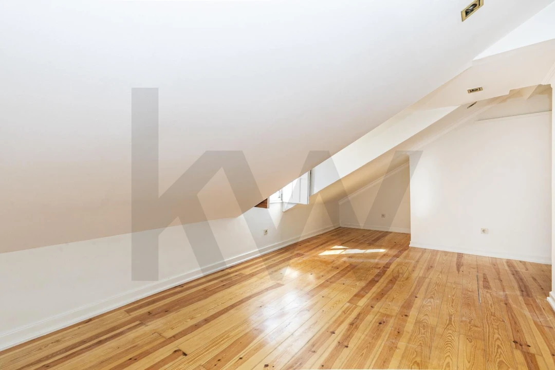 Apartamento T1 para Arrendamento em Santo António Foto 3