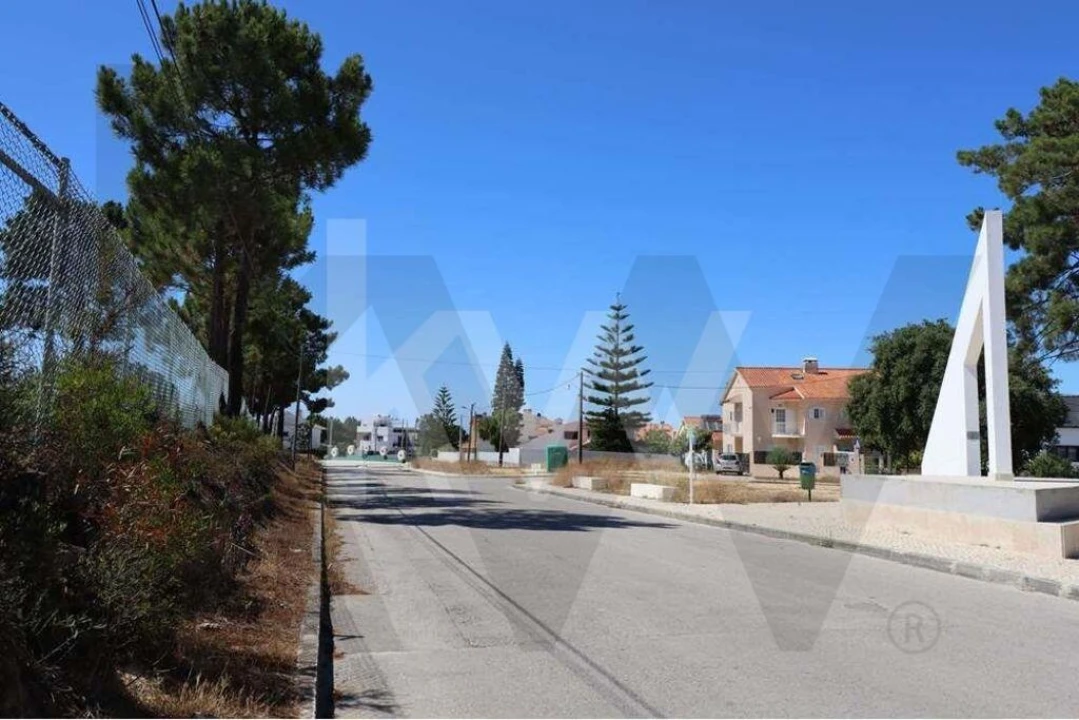 Moradia T3 para Venda em Quinta do Conde Foto 34