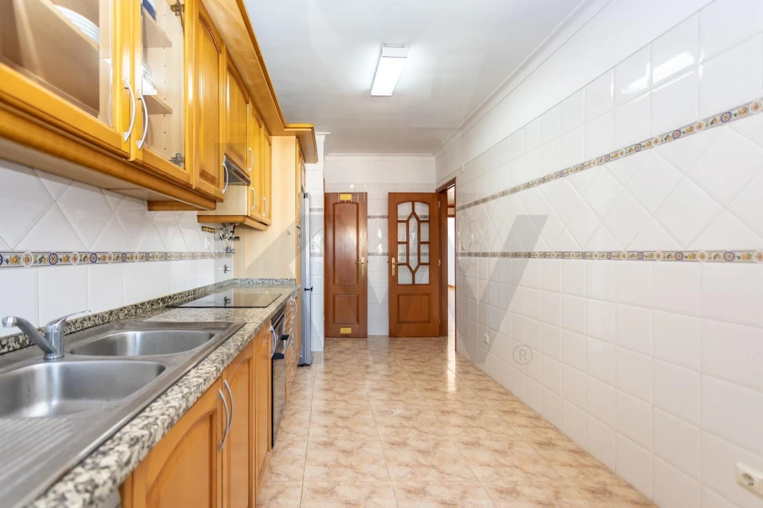 Apartamento T3 para Arrendamento em Moita Foto 3