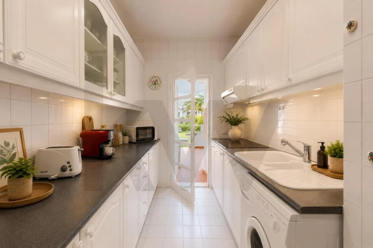 Apartamento T2 para Venda em Quarteira Foto 10