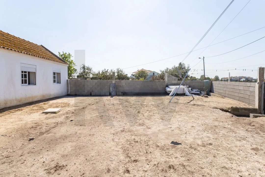 Moradia T2 para Venda em Sarilhos Grandes Foto 15