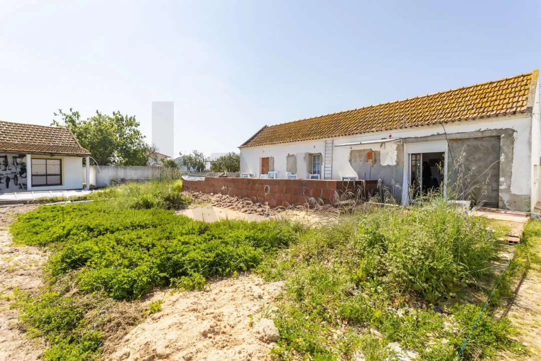 Moradia T2 para Venda em Sarilhos Grandes Foto 20