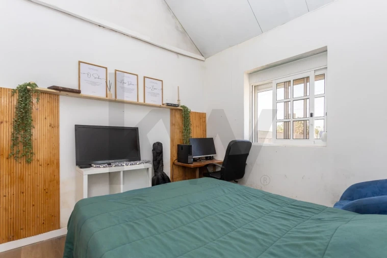 Moradia T2 para Venda em Sarilhos Grandes Foto 8