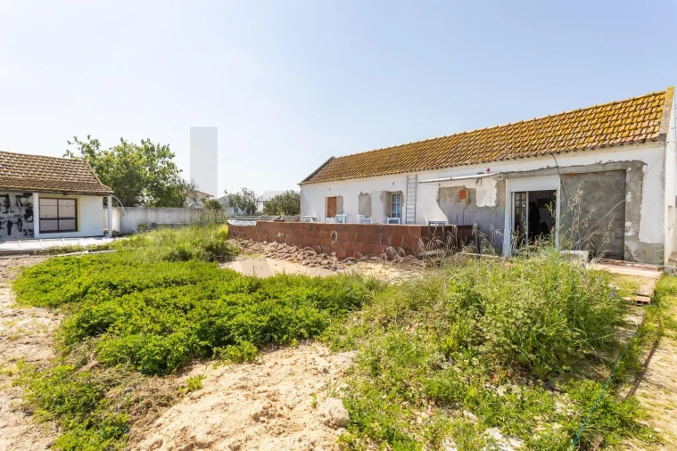 Moradia T2 para Venda em Sarilhos Grandes Foto 20