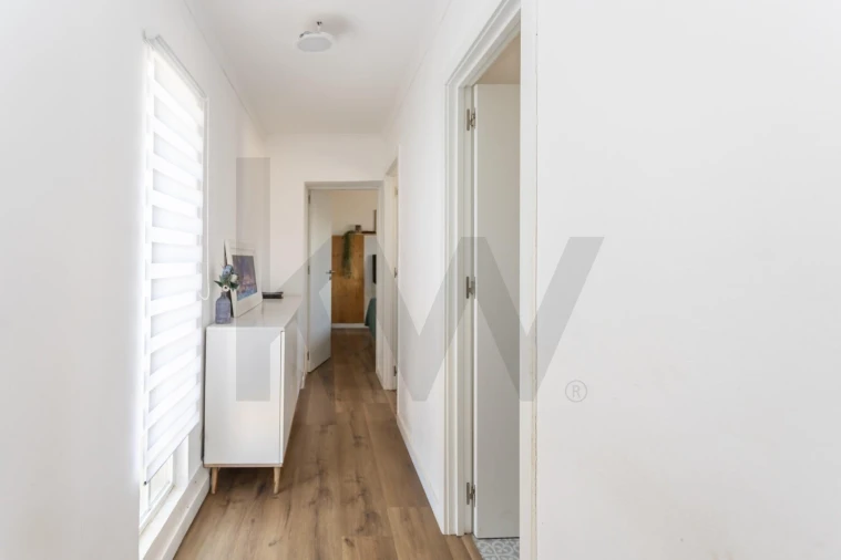 Moradia T2 para Venda em Sarilhos Grandes Foto 13