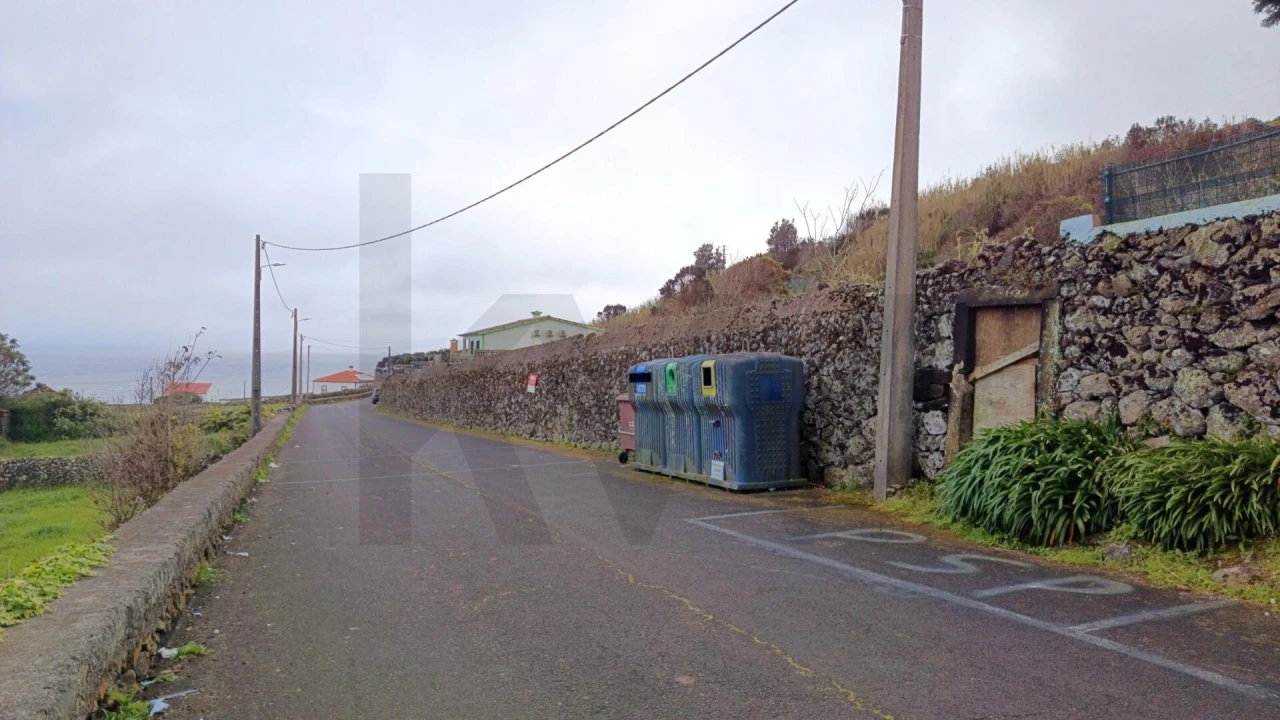 Terreno para Venda em Praia da Vitoria (Santa Cruz) Foto 7