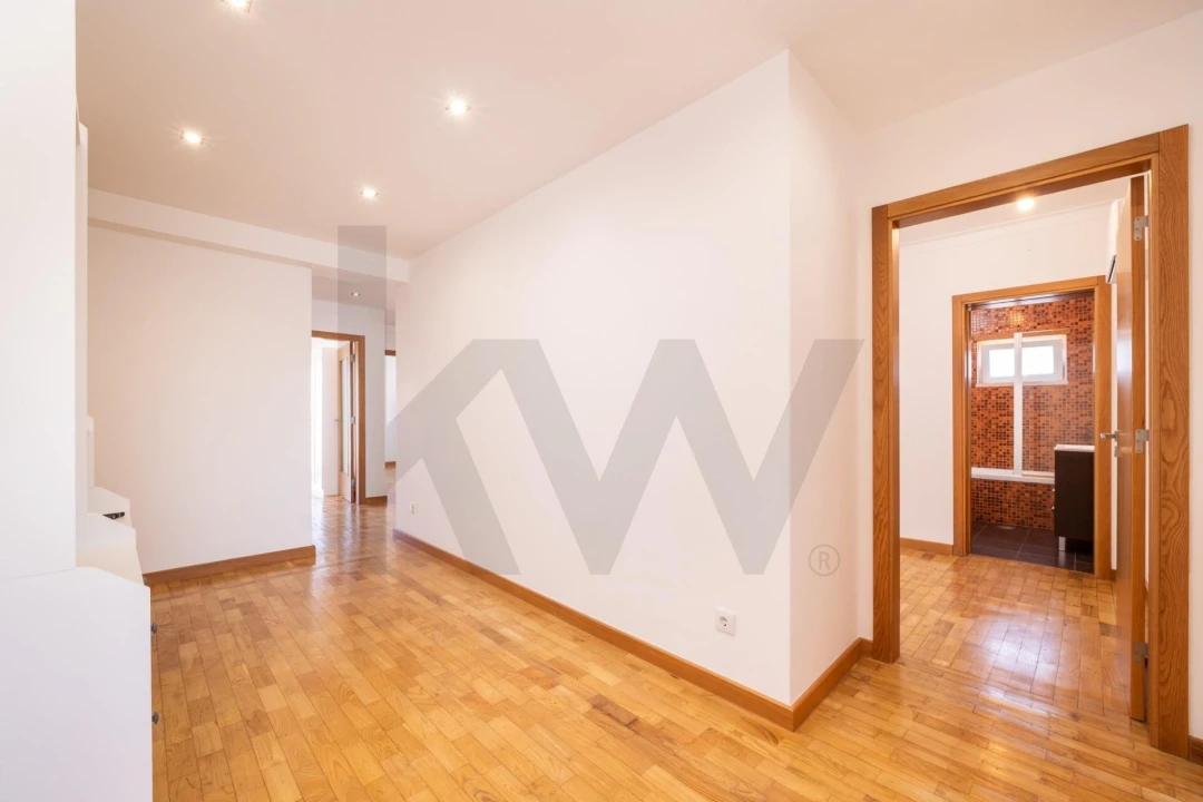 Apartamento T4 para Venda em Eiras e São Paulo de Frades Foto 1