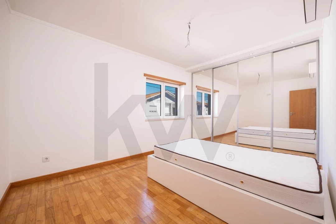 Apartamento T4 para Venda em Eiras e São Paulo de Frades Foto 16