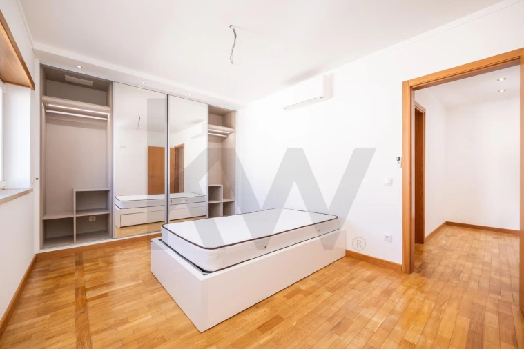 Apartamento T4 para Venda em Eiras e São Paulo de Frades Foto 17