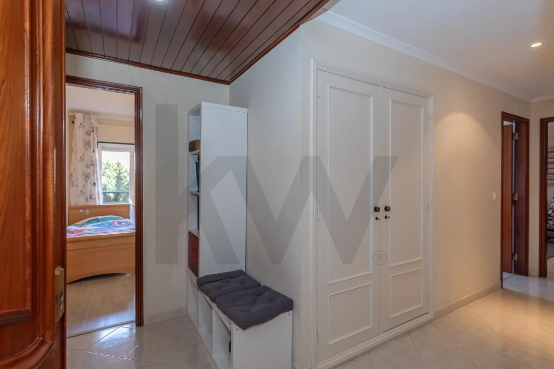 Apartamento T2 para Venda em Rio de Mouro Foto 3