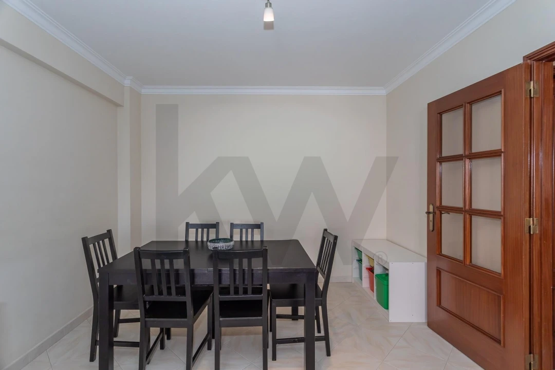 Apartamento T2 para Venda em Rio de Mouro Foto 5