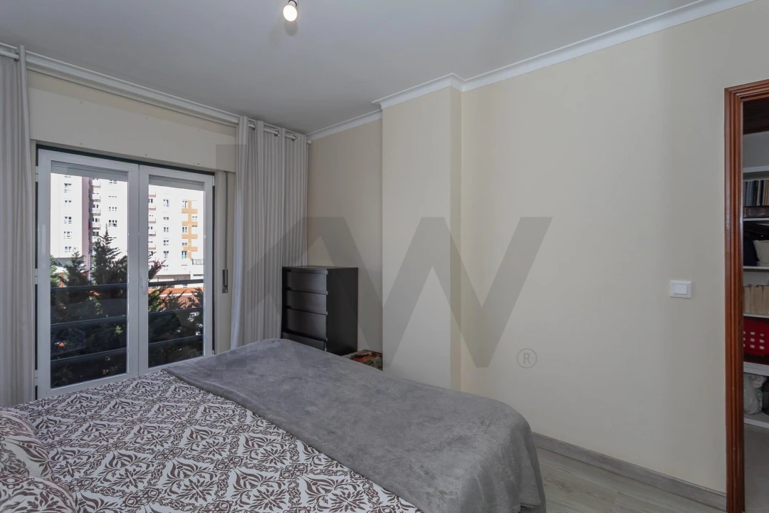 Apartamento T2 para Venda em Rio de Mouro Foto 12