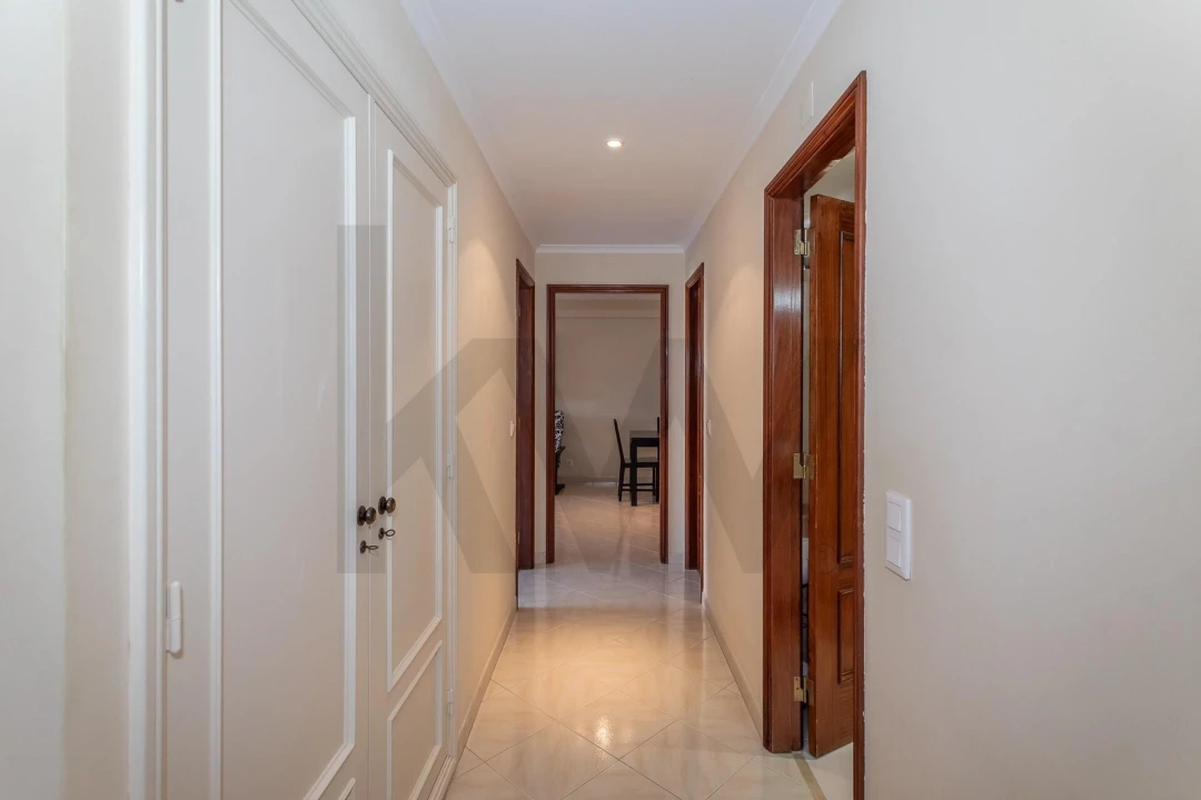 Apartamento T2 para Venda em Rio de Mouro Foto 4