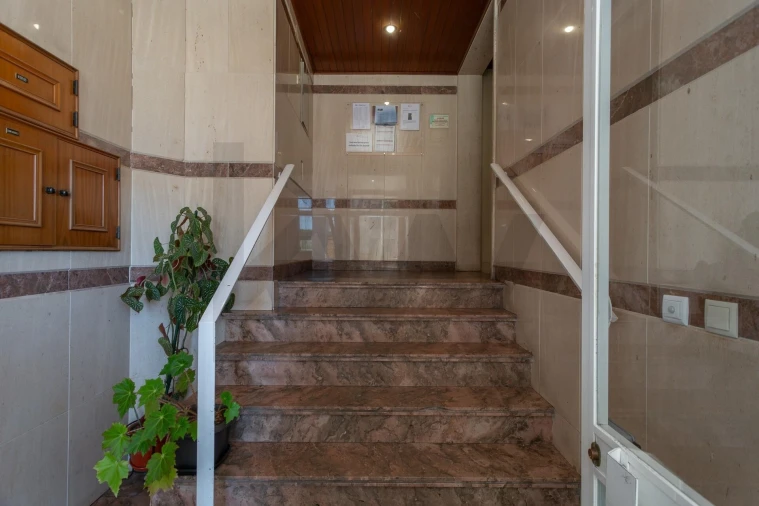 Apartamento T2 para Venda em Rio de Mouro Foto 19