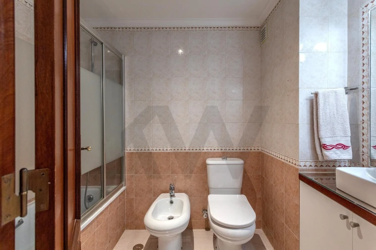 Apartamento T2 para Venda em Rio de Mouro Foto 17