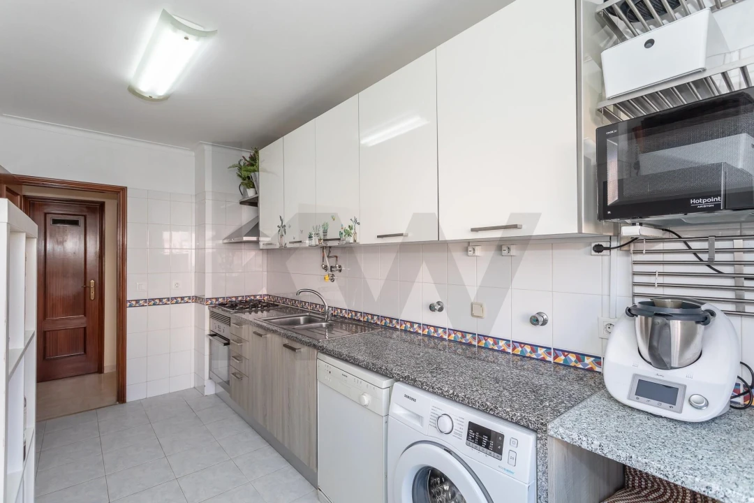 Apartamento T2 para Venda em Rio de Mouro Foto 10