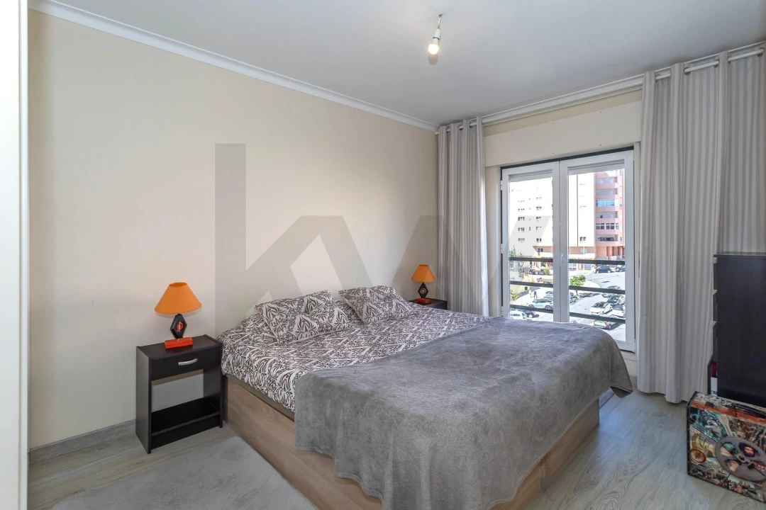 Apartamento T2 para Venda em Rio de Mouro Foto 11