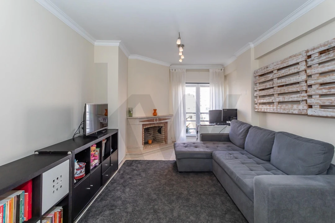 Apartamento T2 para Venda em Rio de Mouro Foto 8