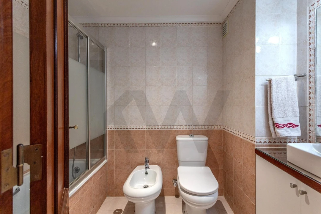 Apartamento T2 para Venda em Rio de Mouro Foto 17