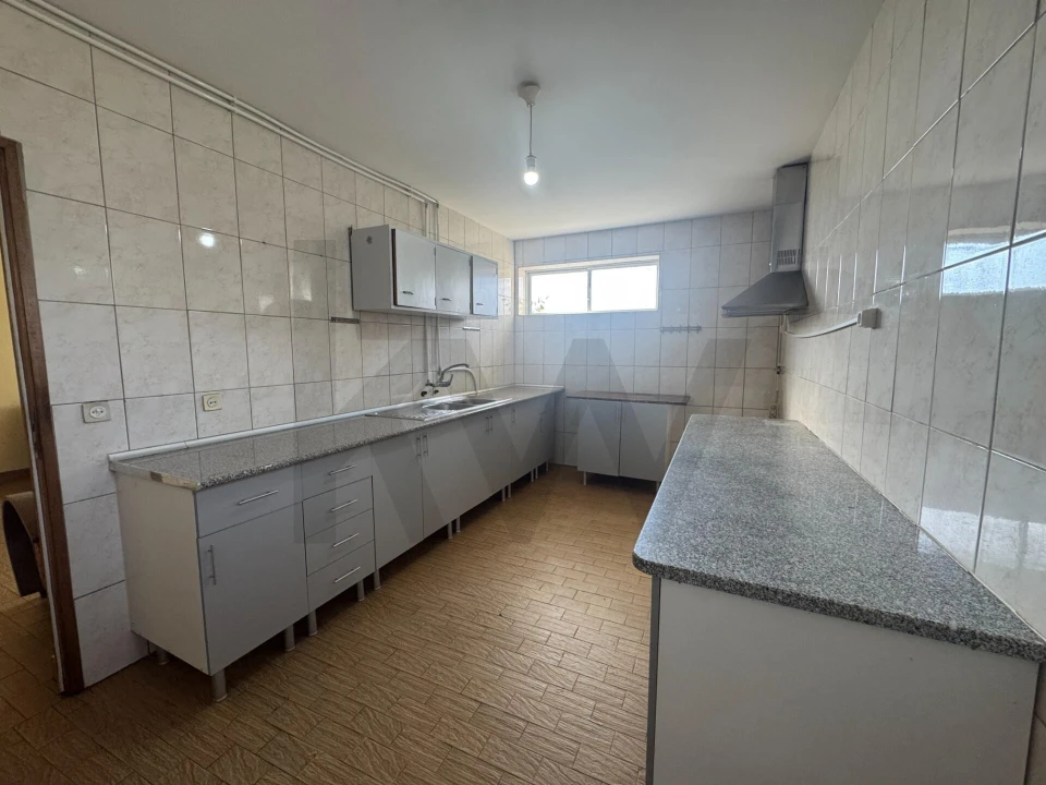 Moradia T3 para Venda em Cavernães Foto 39