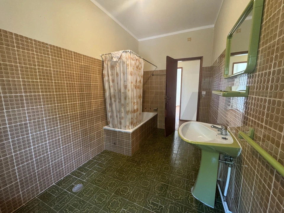 Moradia T3 para Venda em Cavernães Foto 27