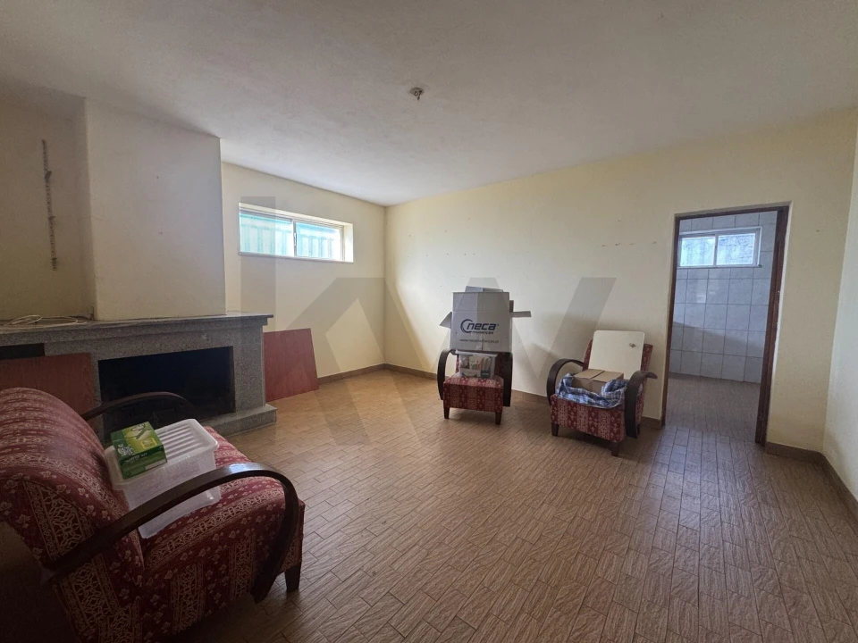 Moradia T3 para Venda em Cavernães Foto 36