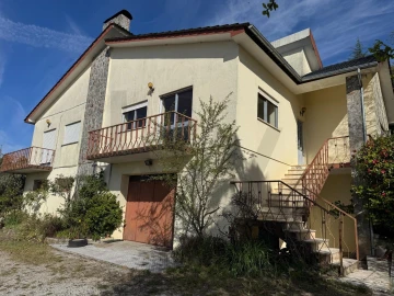 Moradia T3 para Venda em Cavernães