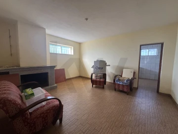 Moradia T3 para Venda em Cavernães