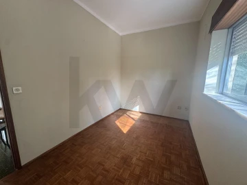 Moradia T3 para Venda em Cavernães