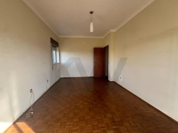 Moradia T3 para Venda em Cavernães